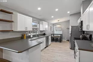 9311/9315 SE Grant St, Portland, OR 97216 - Photo 23