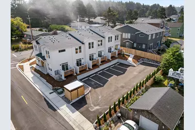 305 SE Jetty Ave #B, Lincoln City, OR 97367 - Photo 11