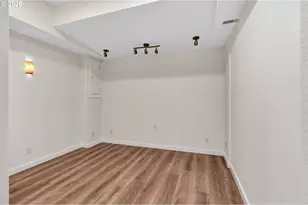 241 SW 105th Terrace, Portland, OR 97225 - Photo 5