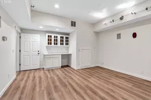 241 SW 105th Terrace, Portland, OR 97225 - Photo 35
