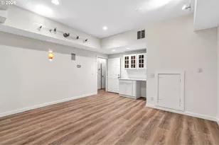 241 SW 105th Terrace, Portland, OR 97225 - Photo 35