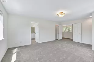 241 SW 105th Terrace, Portland, OR 97225 - Photo 21