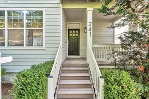 241 SW 105th Terrace, Portland, OR 97225 - Photo 5