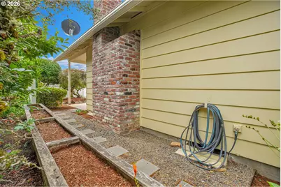 12388 SW King George Dr, Portland, OR 97224 - Photo 33