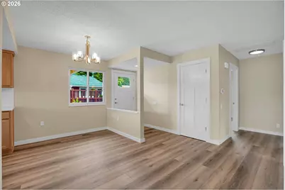 12388 SW King George Dr, Portland, OR 97224 - Photo 9