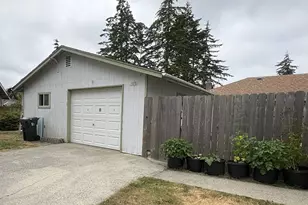 2320 20th St, Florence, OR 97439 - Photo 5