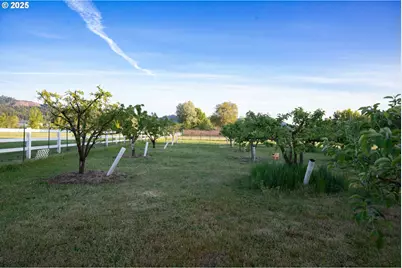 205 Fair Oaks Rd, Oakland, OR 97462 - Photo 35