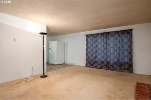 230 NE 160th Ave, Portland, OR 97230 - Photo 9