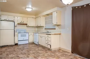230 NE 160th Ave, Portland, OR 97230 - Photo 13