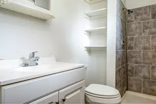 230 NE 160th Ave, Portland, OR 97230 - Photo 21