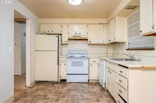 230 NE 160th Ave, Portland, OR 97230 - Photo 15