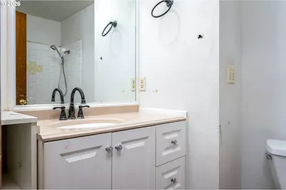 230 NE 160th Ave, Portland, OR 97230 - Photo 23