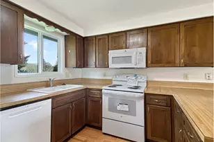 710 NE 5th St, Willamina, OR 97396 - Photo 7