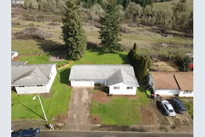710 NE 5th St, Willamina, OR 97396 - Photo 3