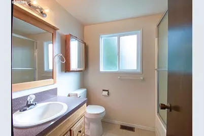 710 NE 5th St, Willamina, OR 97396 - Photo 11