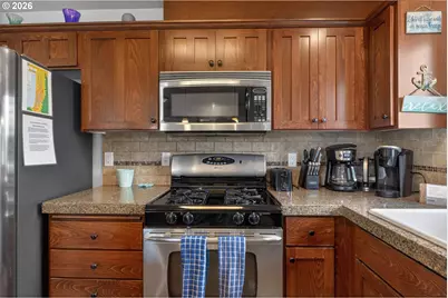 1061 S Columbia St, Seaside, OR 97138 - Photo 11