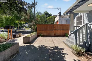 2817 NE Weidler St, Portland, OR 97232 - Photo 3