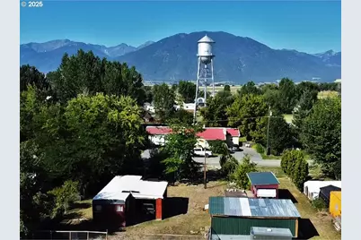 916 Robert St, Haines, OR 97833 - Photo 3