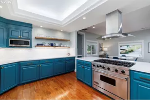 3827 SW Dolph Ct, Portland, OR 97219 - Photo 7