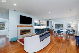 3827 SW Dolph Ct, Portland, OR 97219 - Photo 3