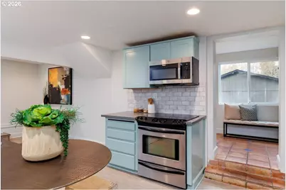 3827 SW Dolph Ct, Portland, OR 97219 - Photo 37