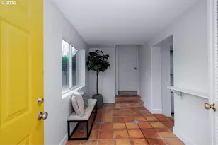 3827 SW Dolph Ct, Portland, OR 97219 - Photo 17