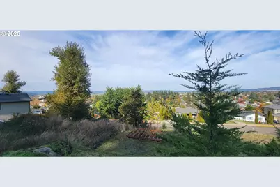 1 Queens Ave #1, Creswell, OR 97426 - Photo 17