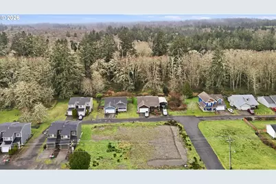 570 7th Ct, Warrenton, OR 97121 - Photo 3