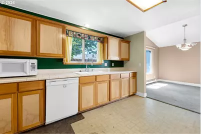 33666 Cullaby Lake Ln, Warrenton, OR 97146 - Photo 17