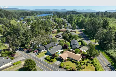 33666 Cullaby Lake Ln, Warrenton, OR 97146 - Photo 37