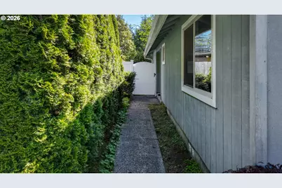 33666 Cullaby Lake Ln, Warrenton, OR 97146 - Photo 3