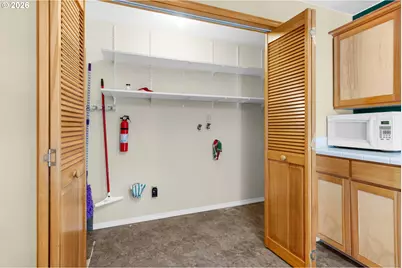 33666 Cullaby Lake Ln, Warrenton, OR 97146 - Photo 15