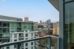 1310 NW Naito Pkwy, Portland, OR 97209 - Photo 31