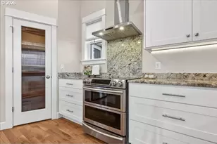 417 Tucker St, Ashland, OR 97520 - Photo 13
