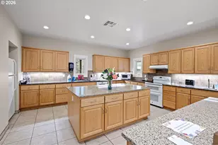 1400 Candlelight Dr, Eugene, OR 97402 - Photo 35