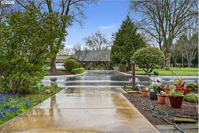 1400 Candlelight Dr #105, Eugene, OR 97402 - Photo 21