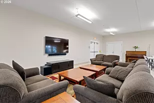 1400 Candlelight Dr, Eugene, OR 97402 - Photo 33