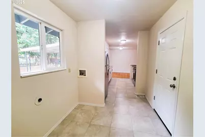 13050 SE Morrison St, Portland, OR 97233 - Photo 7