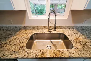 13050 SE Morrison St, Portland, OR 97233 - Photo 9