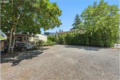 18427 SE Yamhill St, Gresham, OR 97233 - Photo 7