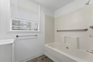 18427 SE Yamhill St, Gresham, OR 97233 - Photo 15