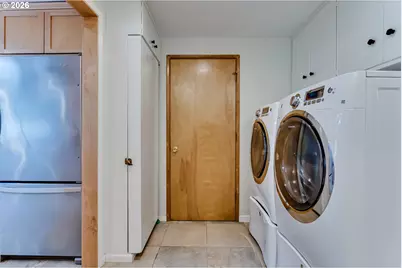 91082 Leashore Dr, Vida, OR 97488 - Photo 27