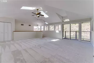 91082 Leashore Dr, Vida, OR 97488 - Photo 29