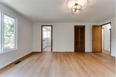 91082 Leashore Dr, Vida, OR 97488 - Photo 19