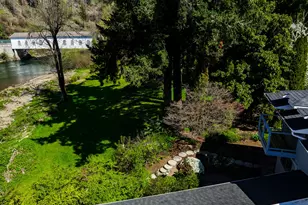 91082 Leashore Dr, Vida, OR 97488 - Photo 47