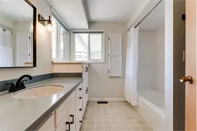 91082 Leashore Dr, Vida, OR 97488 - Photo 21