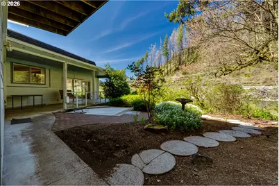 91082 Leashore Dr, Vida, OR 97488 - Photo 41