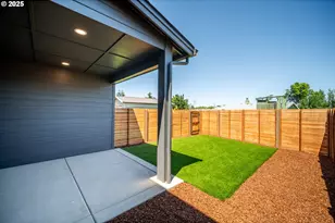 619 E Heintz, Molalla, OR 97038 - Photo 13