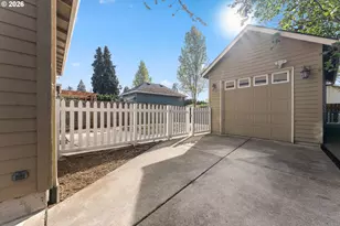 9743 N Portsmouth Ave, Portland, OR 97203 - Photo 5