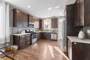 9743 N Portsmouth Ave, Portland, OR 97203 - Photo 13